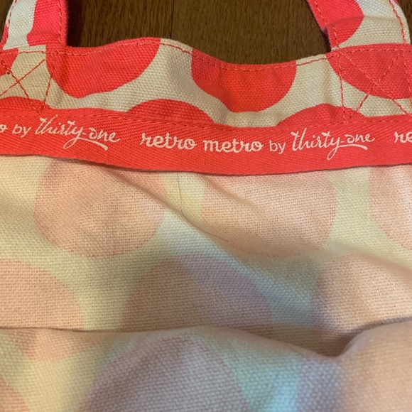 THIRTYONE retro metro fold over bag - Picture 4 of 5